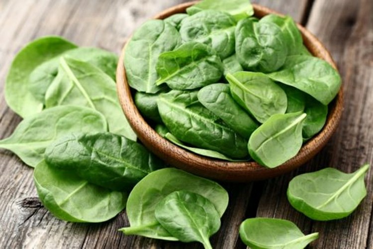 15 Proven Health Benefits of Spinach